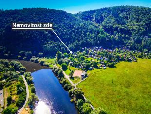 Pozemek o velikosti 710 m2 (foto 1)